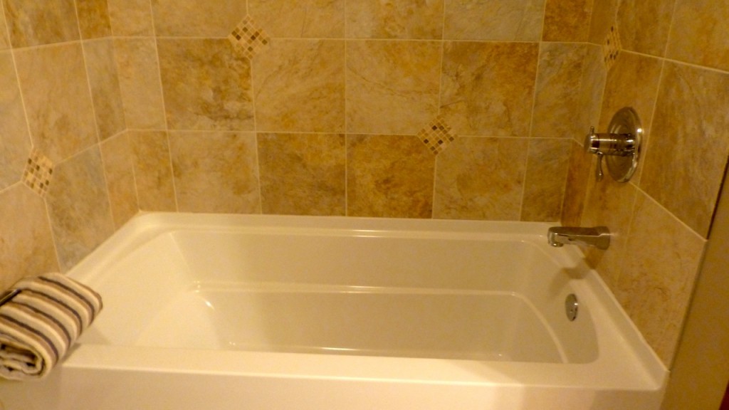 Guest Bathroom Tub