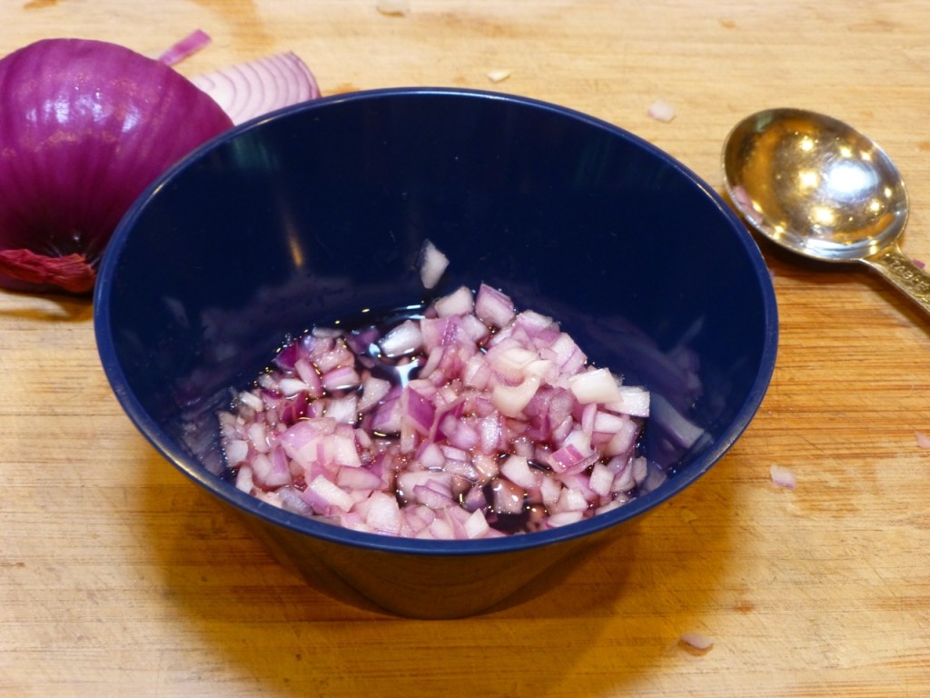 Mix onion and vinegar