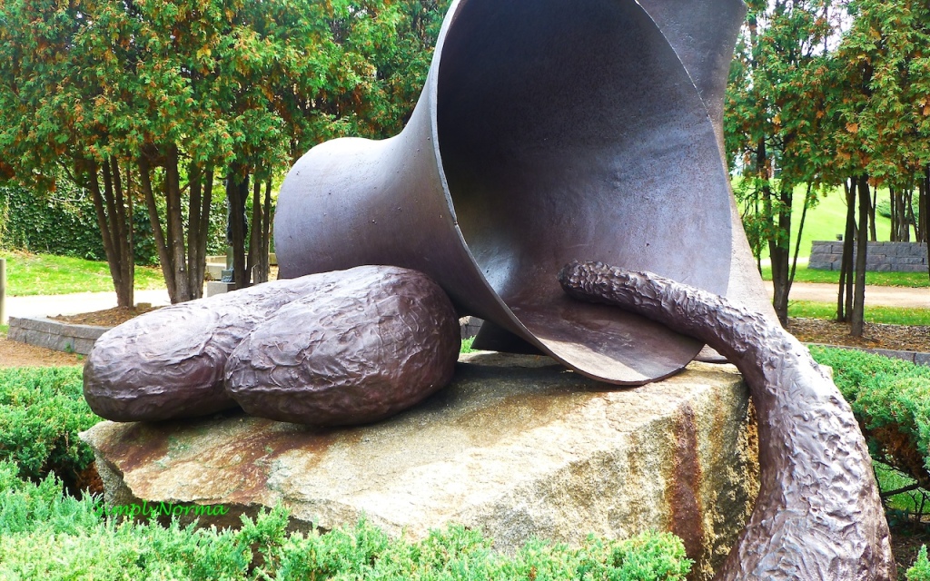 Ordovician Pore, Tony Cragg