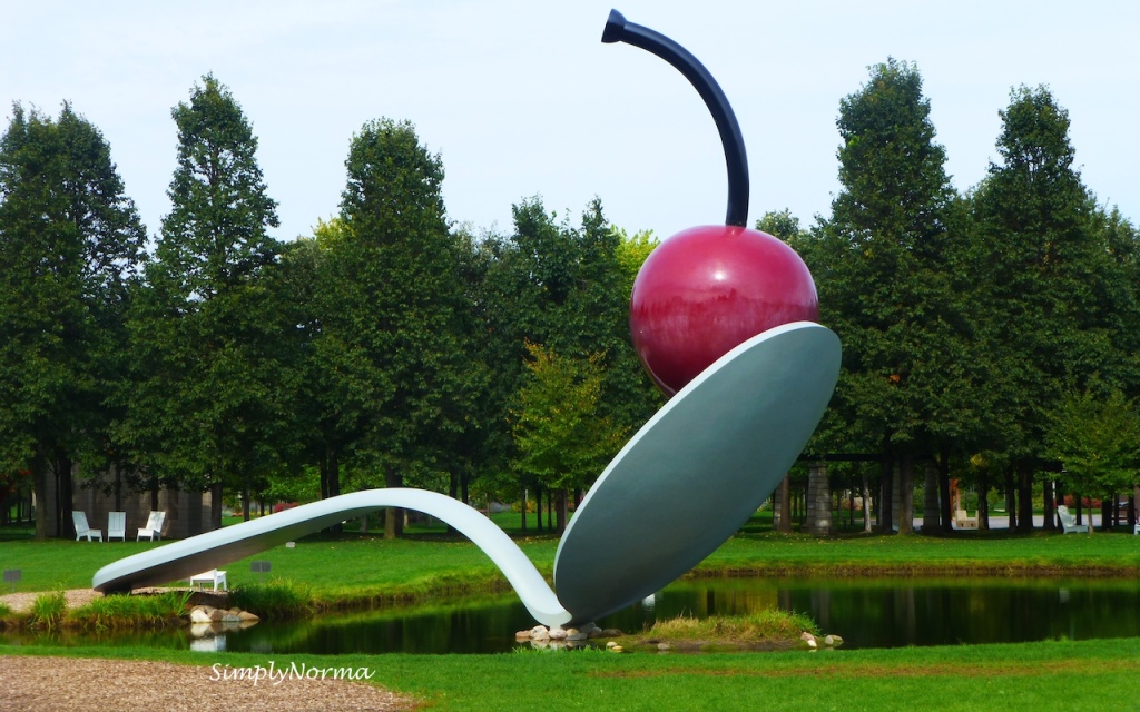 Spoonbridge and Cherry, Claes Oldenburg