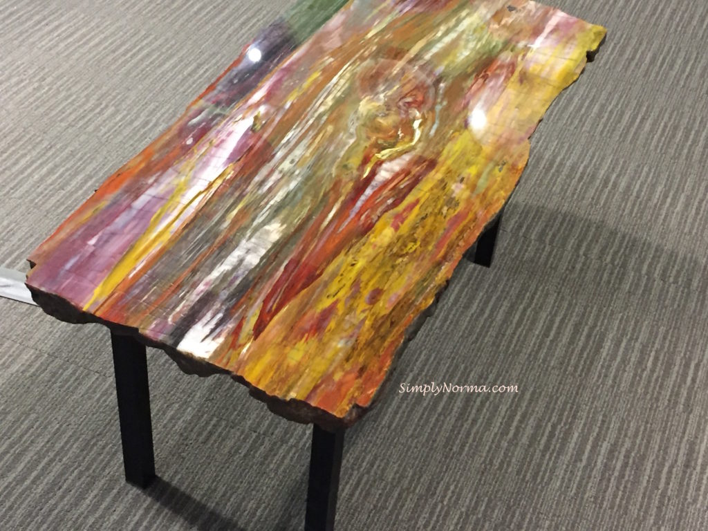 The Zuhl Museum, Table